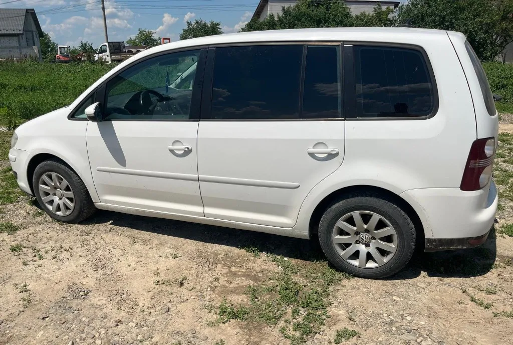 Volkswagen Touran auto 3 200 eur