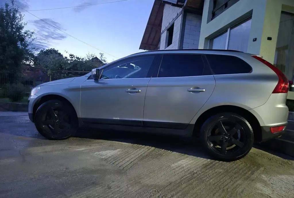 Volvo xc 60 2011 9 800 eur