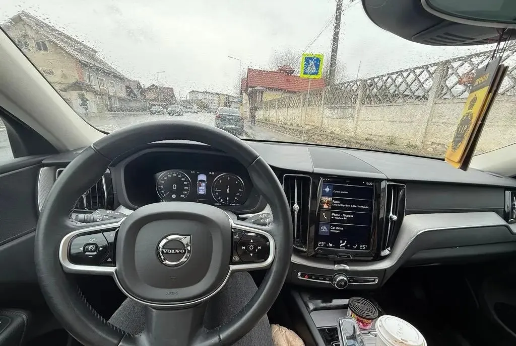 Volvo xc 60 mild hybrid 28 000 eur