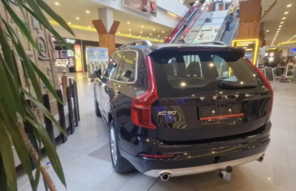 Volvo XC 90 2 0 factura cu TVA inclus 20 eur