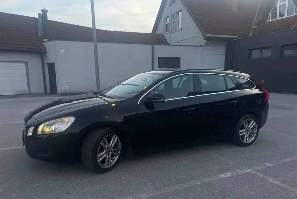 Volvo v60 7 000 eur