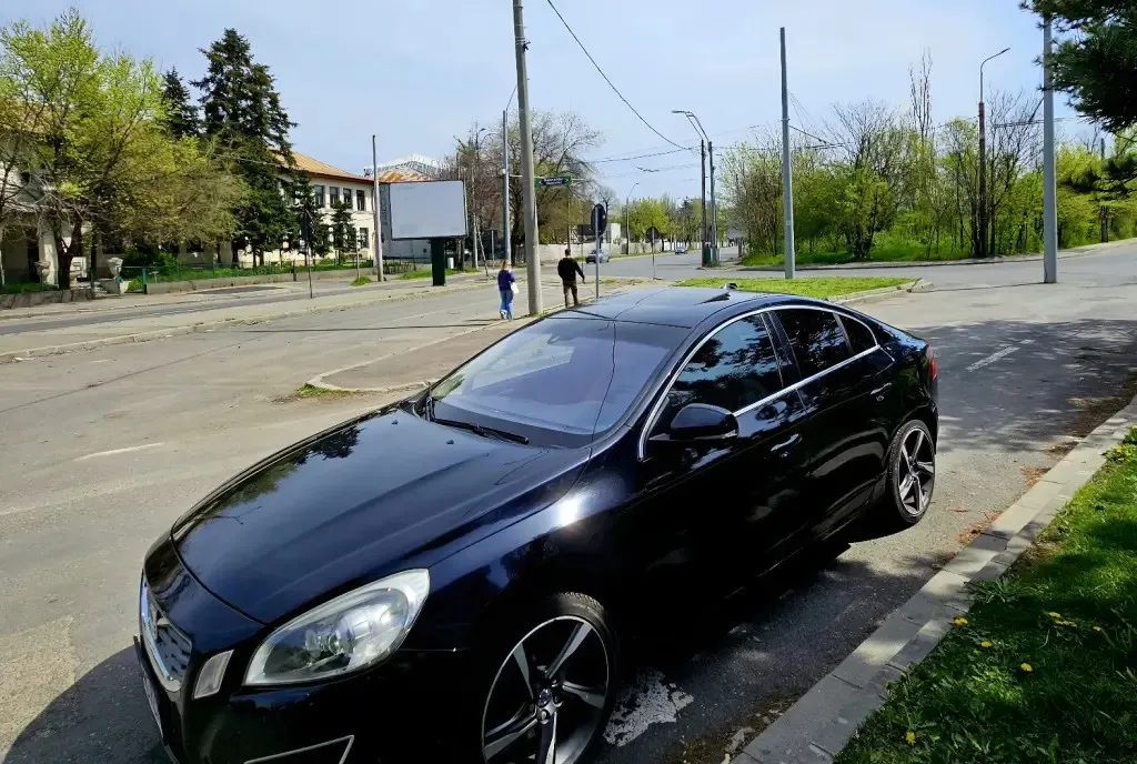 Volvo S60 D2 Drive 2013 7 800 eur