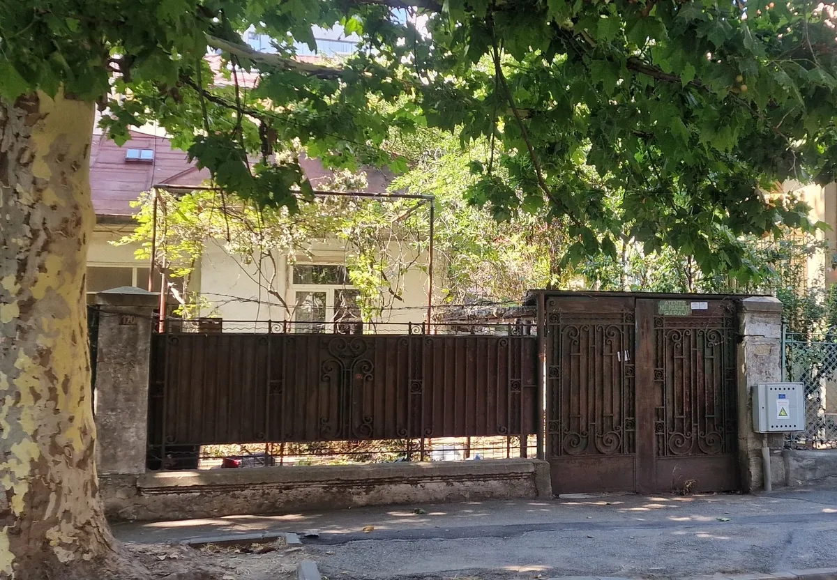 Parc Carol strada Lanariei Metrou Tineretului