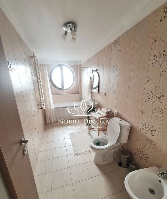 Apartament spatios cu 2 camere si terasa la ultimul nivel