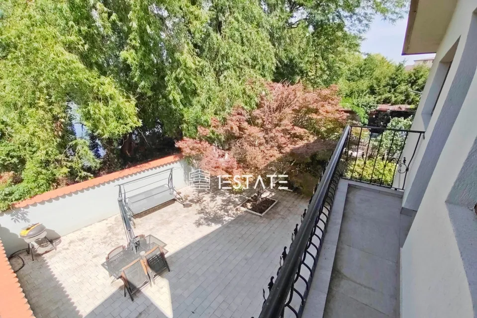Fundeni Casa P M cu teren 162 mp situata pe malul lacului Fundeni peninsula Ostrov