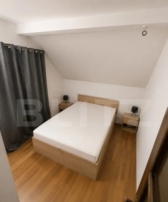 Apartament 3 camere la mansarda intrare separata 50 mp