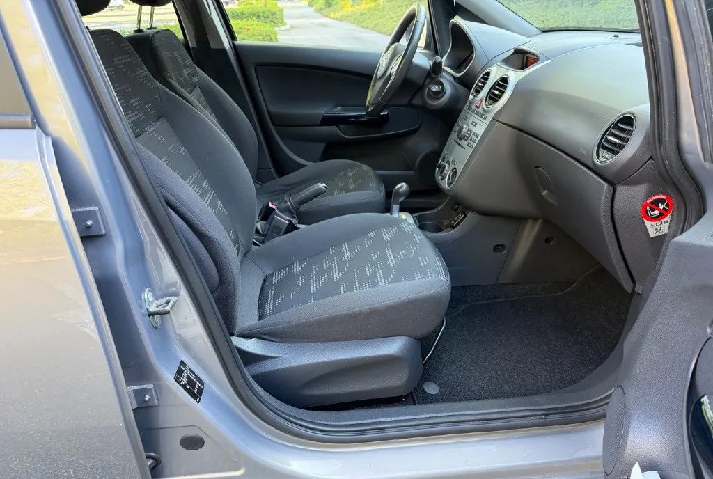 Opel Corsa//Automata//Facelift//149 000KM Reali// Icirc ncalzire Scaune Si Volan//Euro 4 750 eur