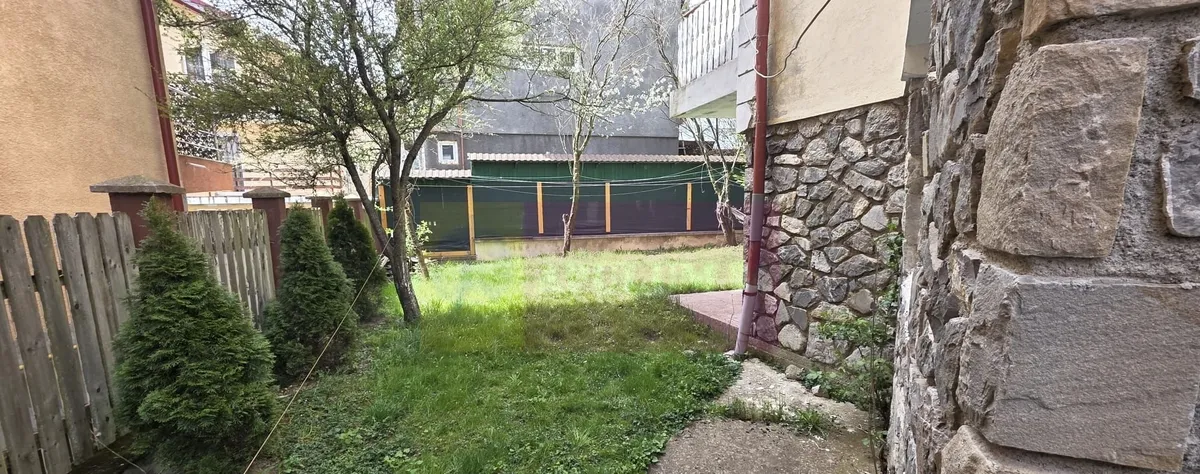 Vila de vanzare cu 13 camere in Busteni camin pentru seniori