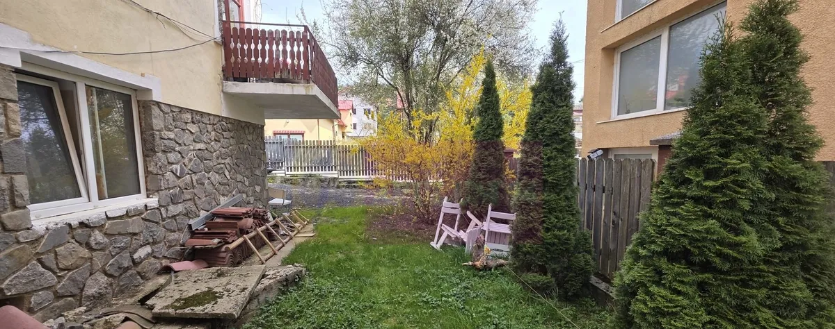 Vila de vanzare cu 13 camere in Busteni camin pentru seniori