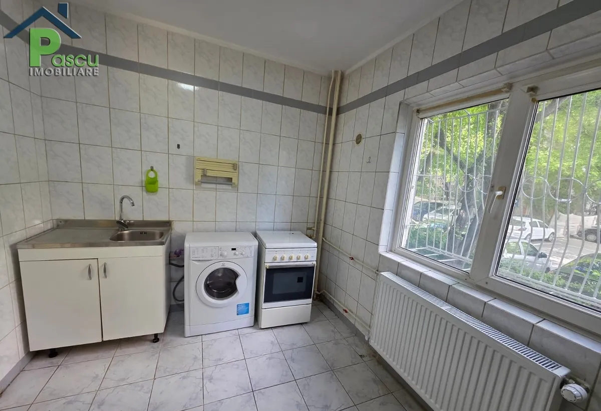 Tineretului str Baltita inchiriere garsoniera 37 mpu decomandata