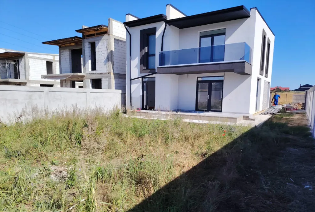 Casa Noua de Vanzare - Albesti langa Voila Ball
