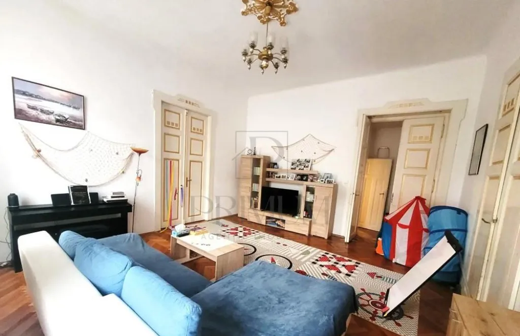 Piata maria etaj 1 centrala proprie 3 camere 2 bai
