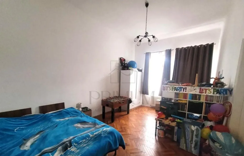 Piata maria etaj 1 centrala proprie 3 camere 2 bai