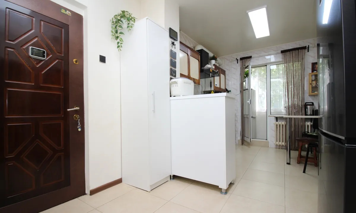 Pantelimon Hatisului 3 camere decomandat cu 2 bai bloc 1982