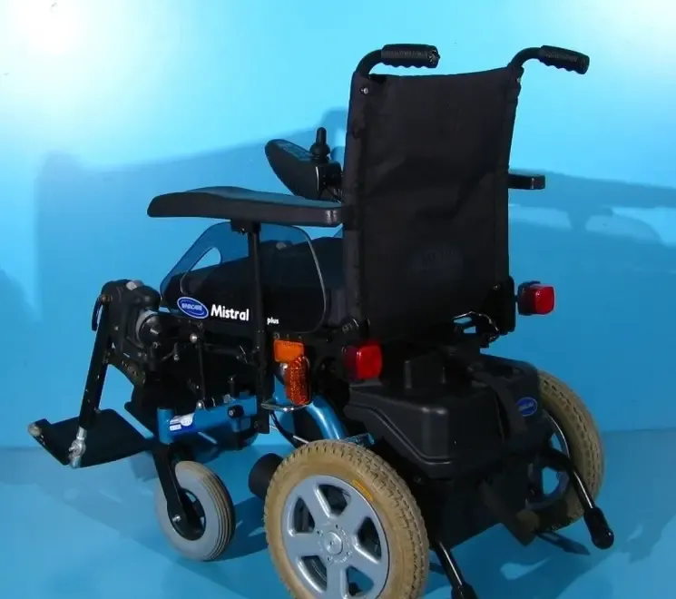 Carucior electric pliabil Invacare Mistral - 6 km h