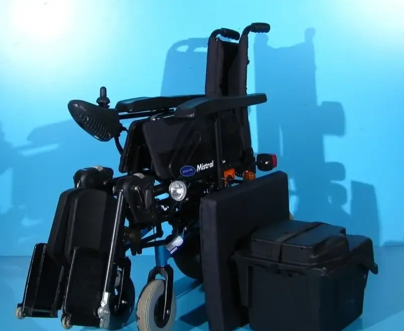 Carucior electric pliabil Invacare Mistral - 6 km h