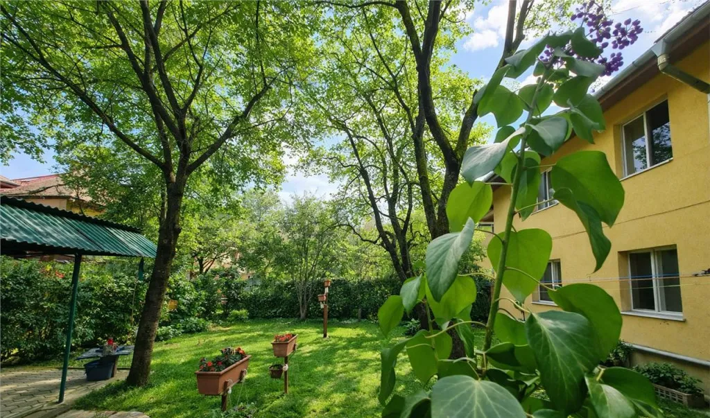Imobil cu gradina verde in ariere placuta facilitati Trac