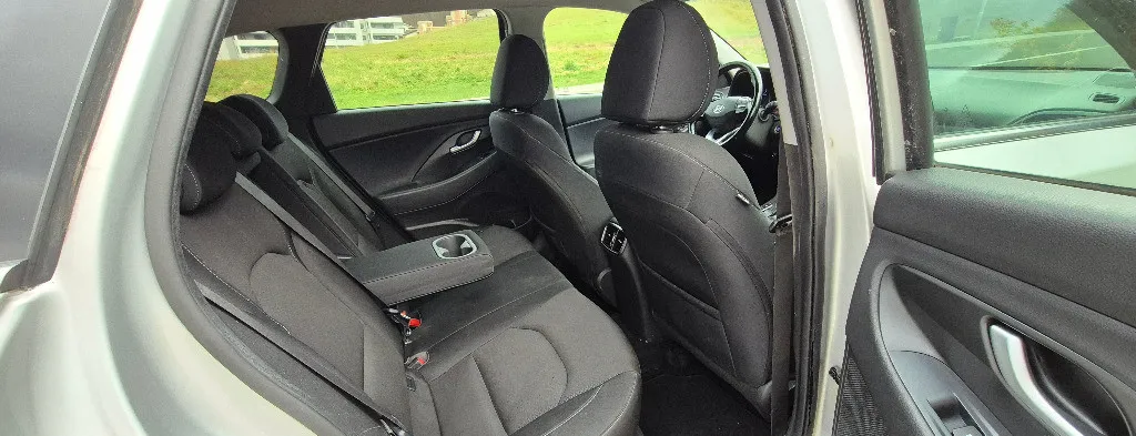 Hyundai i30 Facelift 1 6CRDi 136cp Automat 7 1 Viteze Distronic Camere LED 8 300 eur