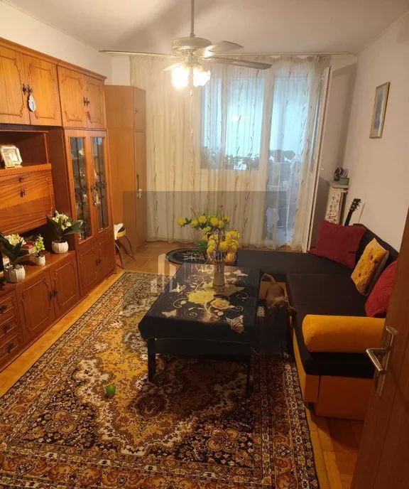 Apartament 3 camere decomandat 75 mp Metrou Nicolae Gr