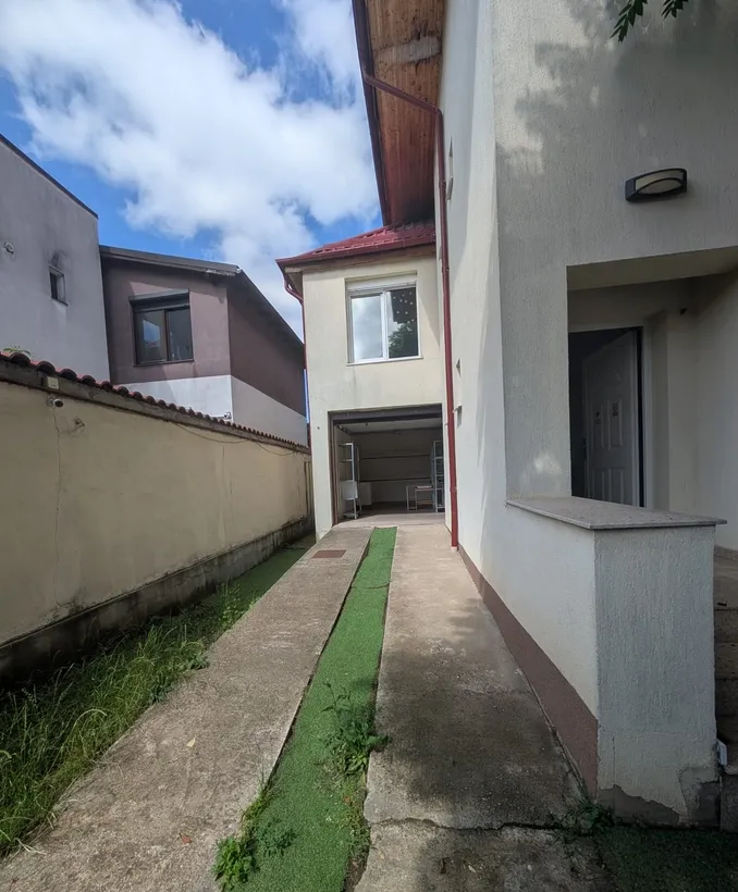 Drumul Taberei Valea Oltului Casa cu 5 camere 300 mp utili P 1 M