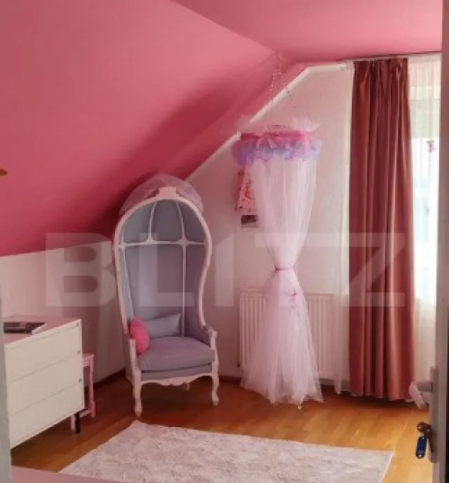 Casa cu 7 camere 405 mp in zona Decebal