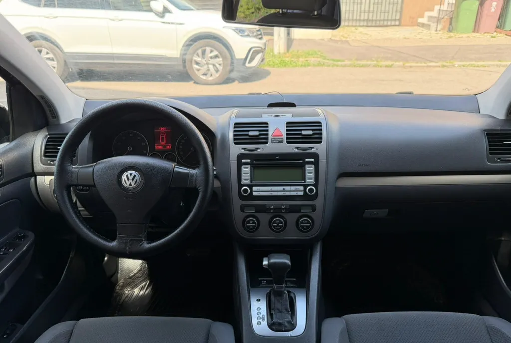 VW Golf 5 GT Sport 1 6 MPI Automat Tiptronic 102CP bull 120 000 Km Unic Proprietar 3 790 eur