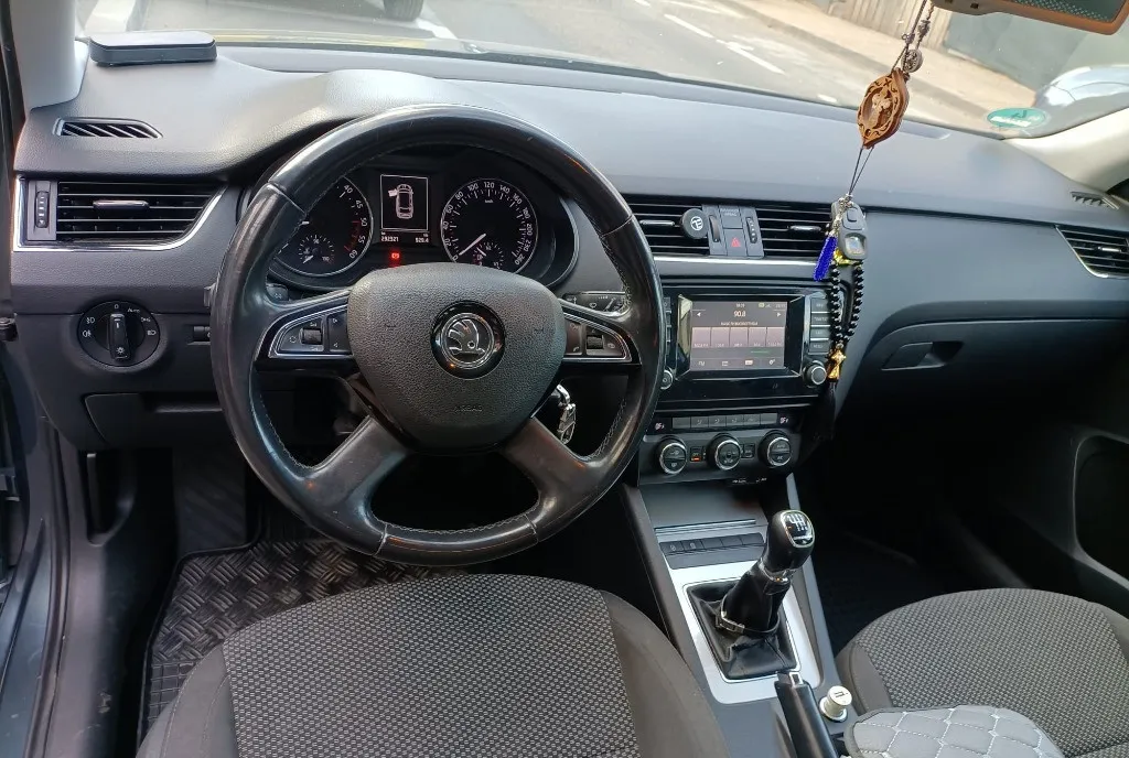 Skoda Octavia 2014 1 6 TDI - Greenline 8 000 eur
