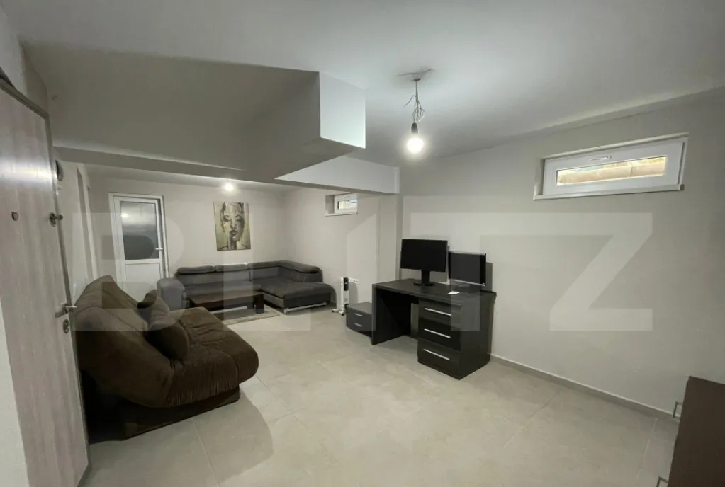 Apartament 3 camere 52 mp decomandat cu parcare