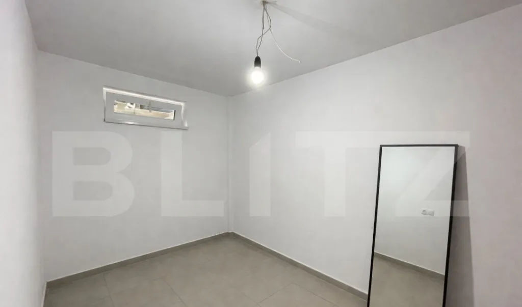 Apartament 3 camere 52 mp decomandat cu parcare