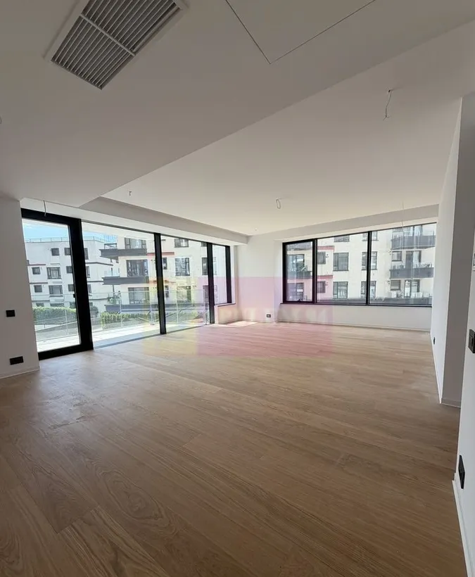 Apartament 4 camere one lake club