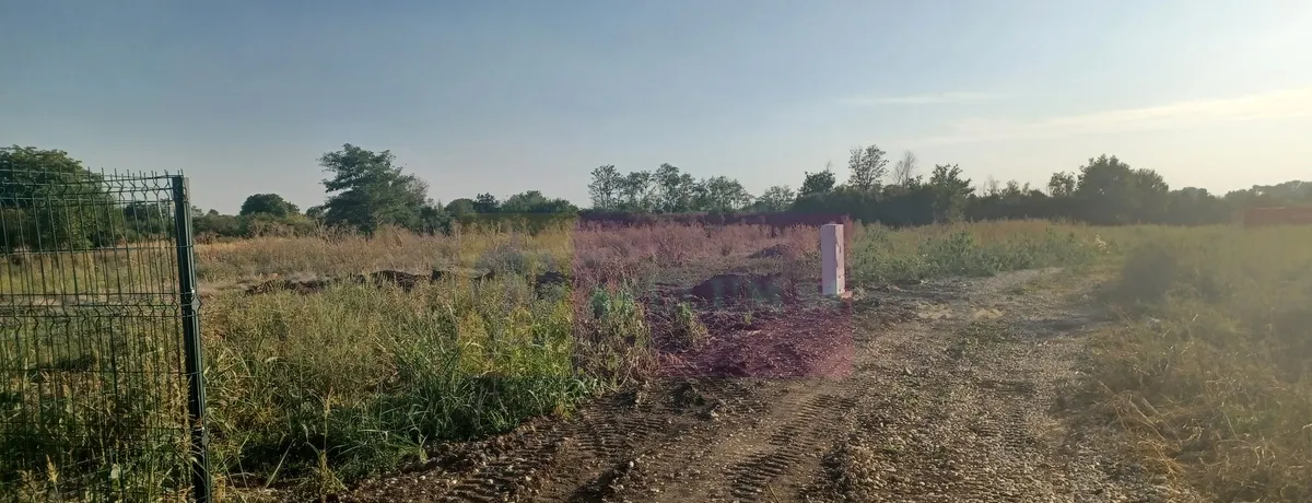 Sabareni lot de casa 500 mp curent langa teren