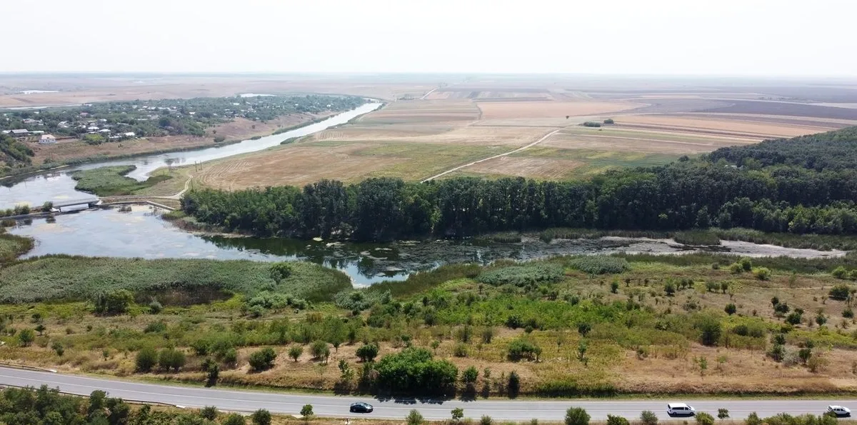 Teren langa lac Naipu