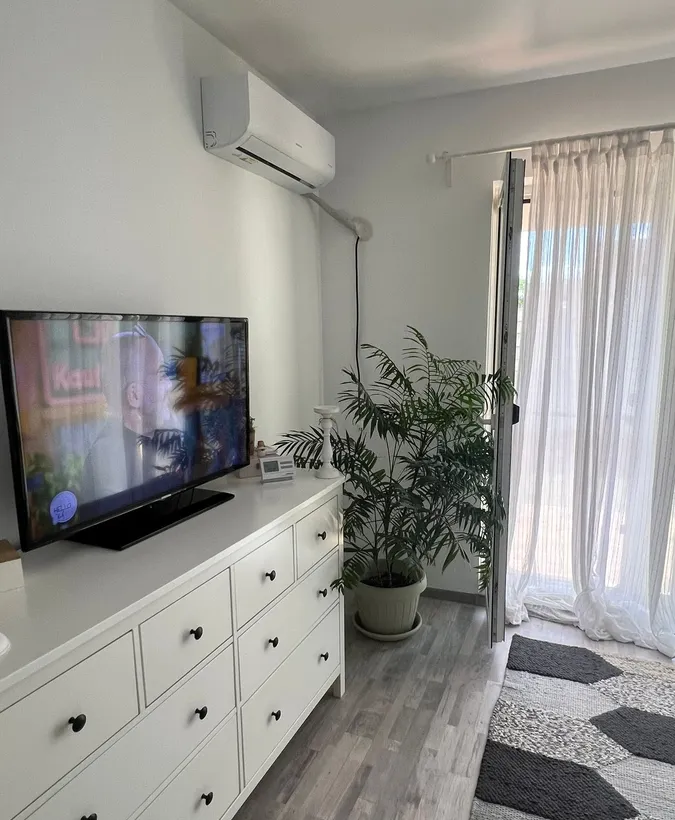 Trapezului Vitioara casa 3 camere 25mp curte mobilata si utilata