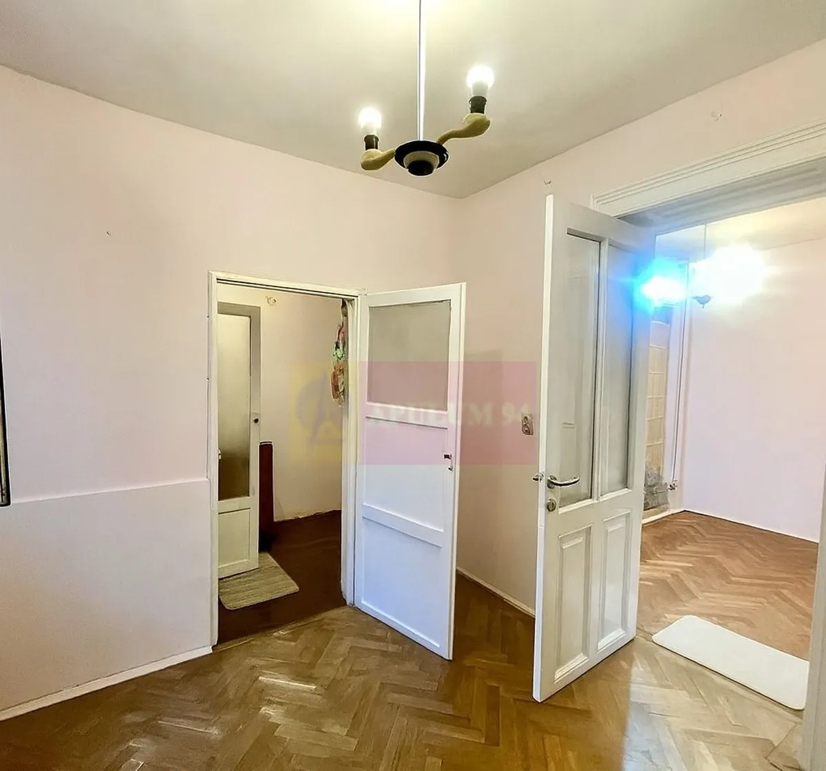 Casa in Ultracentralul Bucurestiului la pret mic casa mica