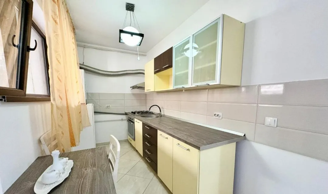 Bucurestii Noi Subcetate 110 apartament 3 camere igienizat demisol 55 mp