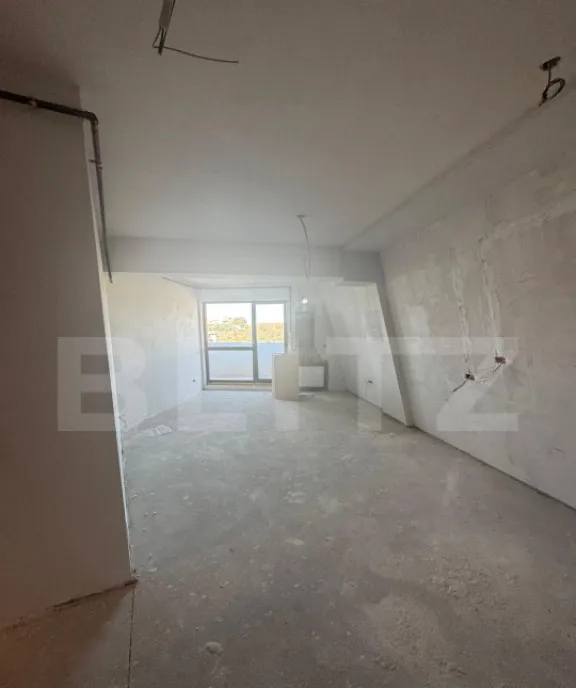 Apartament 4 camere 93 1 mp si terasa de 27