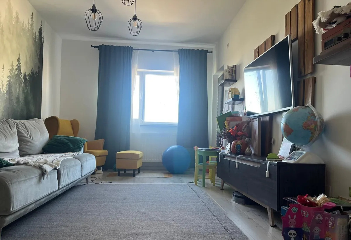 Sisesti Vatra Noua