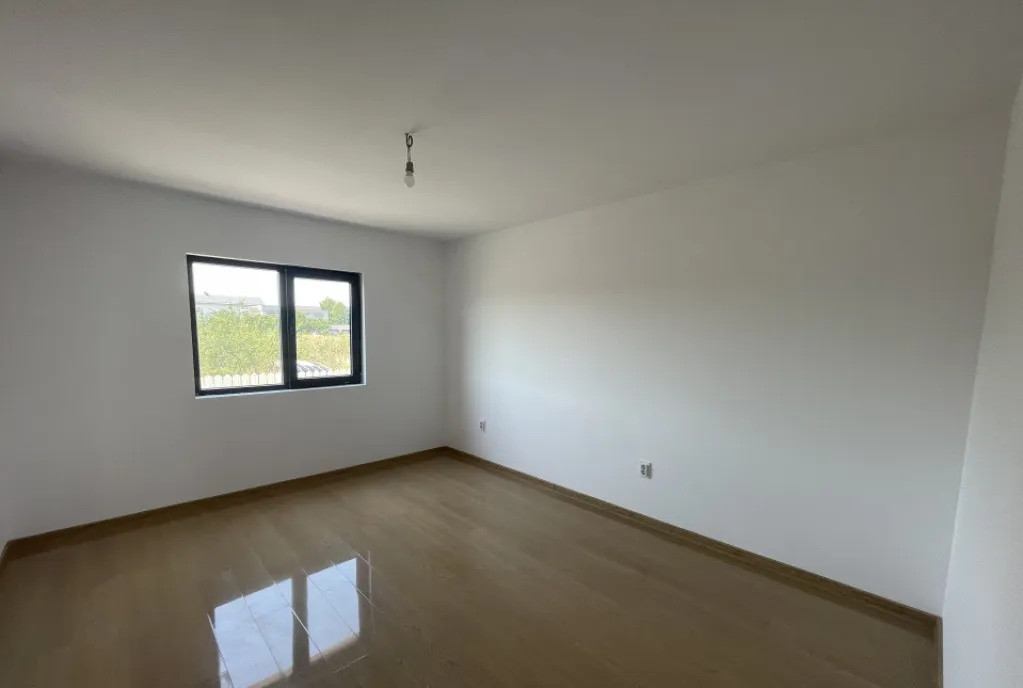 Clinceni casa pe parter 80mp 3 camere 2 bai utilitati