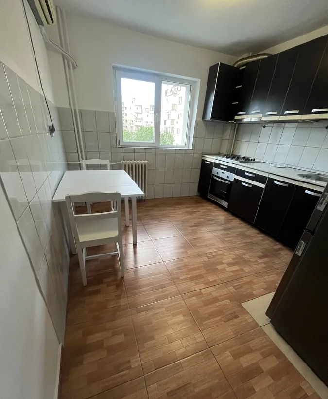 Tineretului Vis a vis Parc Apartament decomandat