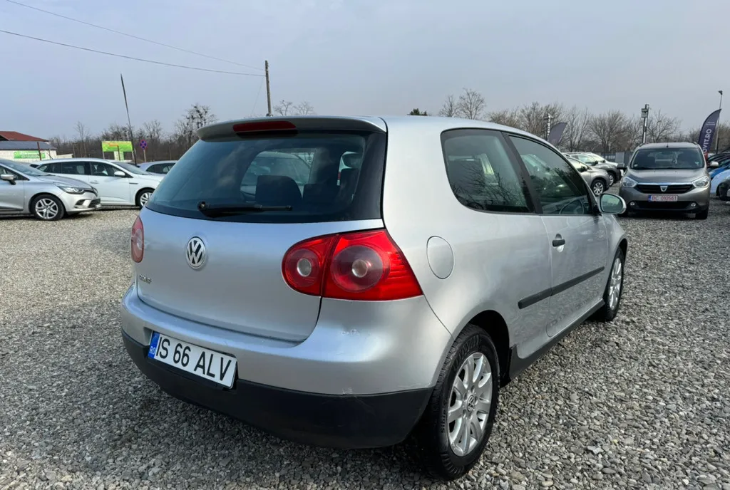 Volkswagen Golf 5 An 2005 Benzina 1 4 Mpi 1 990 eur