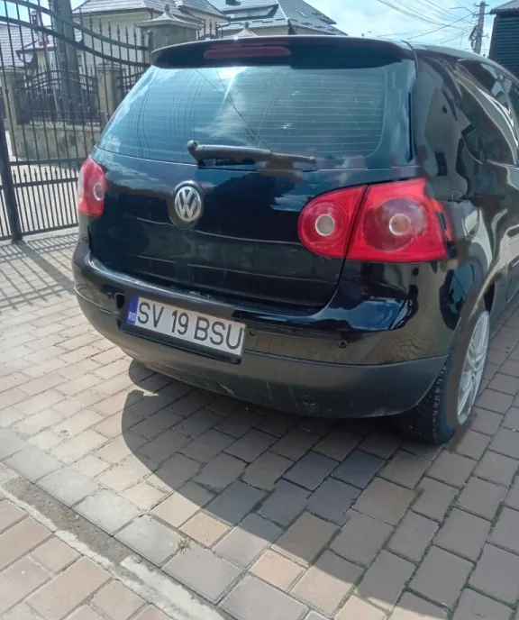 VW golf 5 benzna an 2007 2 250 eur