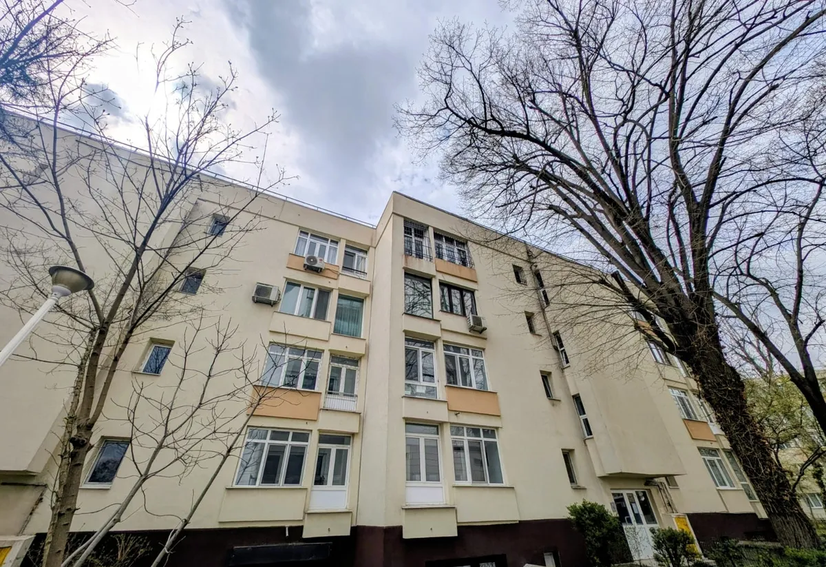 Poligrafiei mobilat/ utilat lux garaj bloc tip boutique zona verde