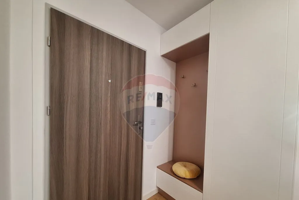 Apartament mare si luxos 2 loc parcare cu pod