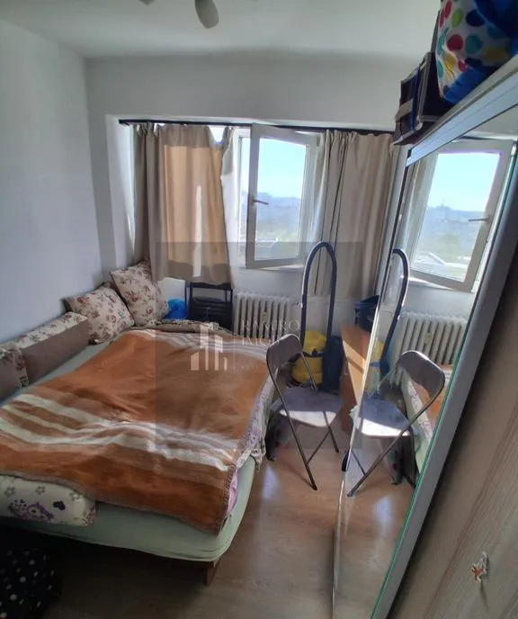3 camere metrou gorjului