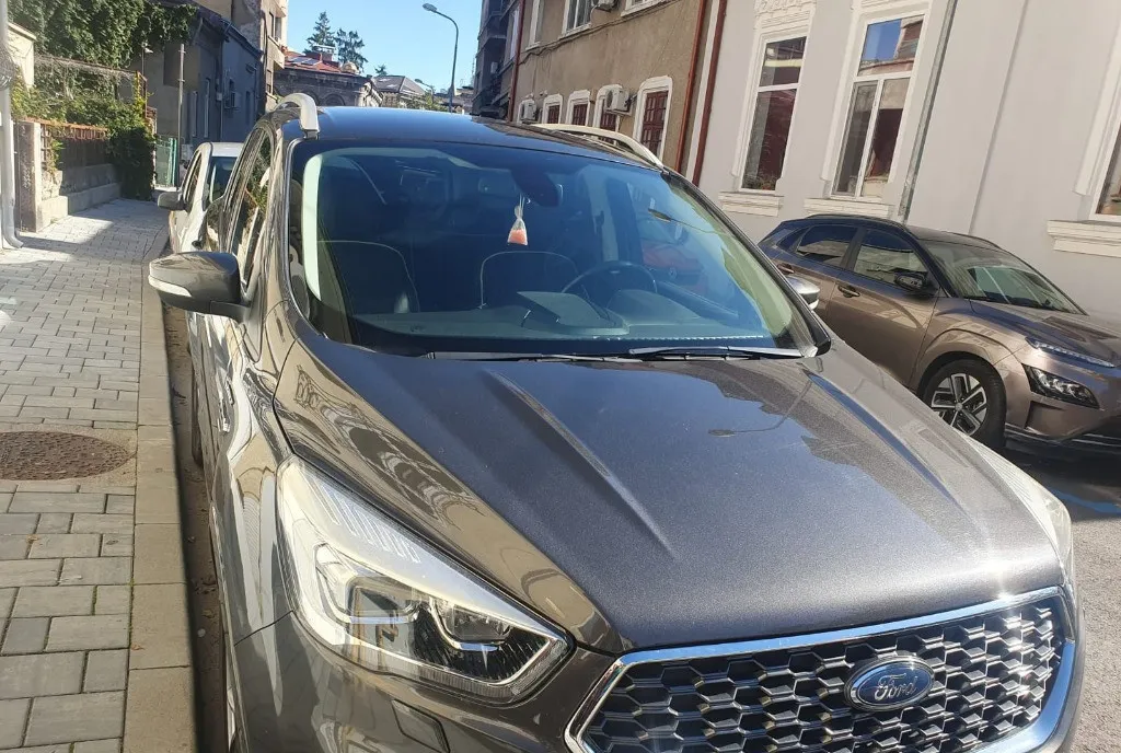 Ford Kuga 2 0 TDCi 4x4 Vignale 13 500 eur