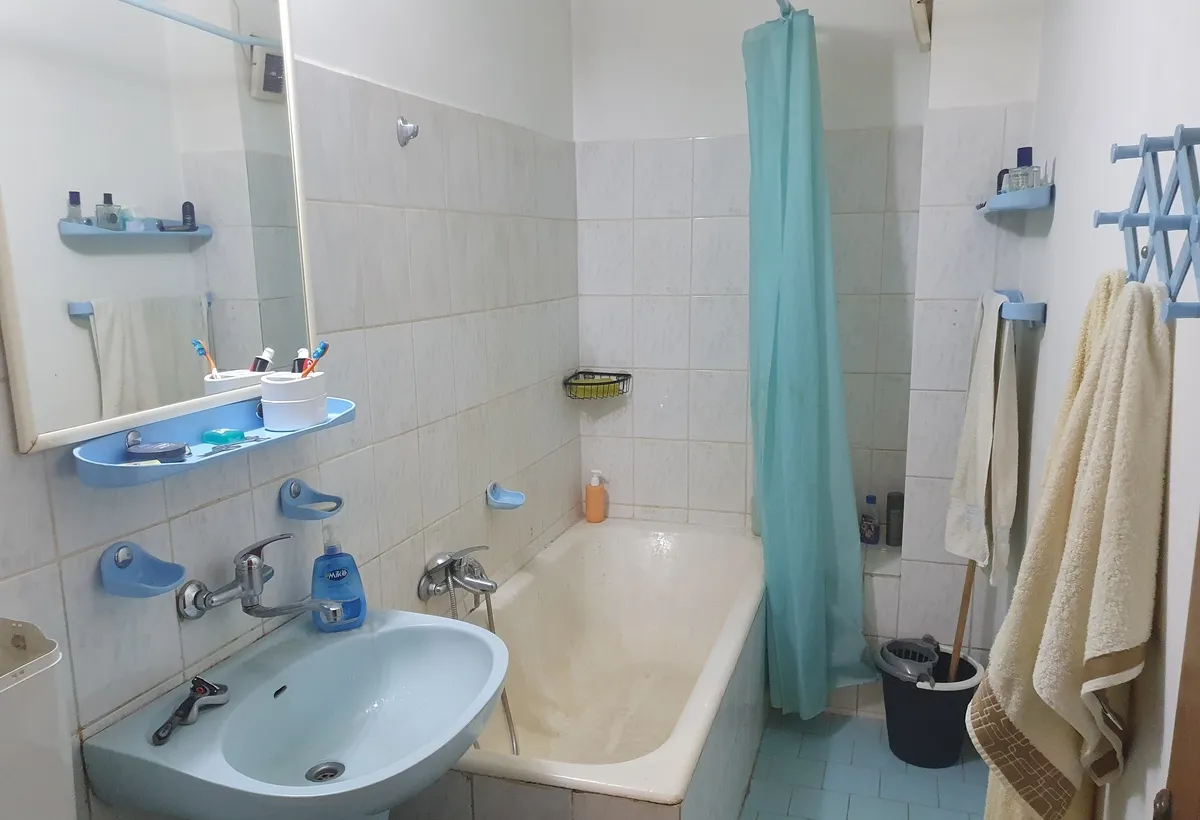 13 Septembrie Novaci Vanzare 2 camere 2/8 dec bl 89 reabilitat 109000 E