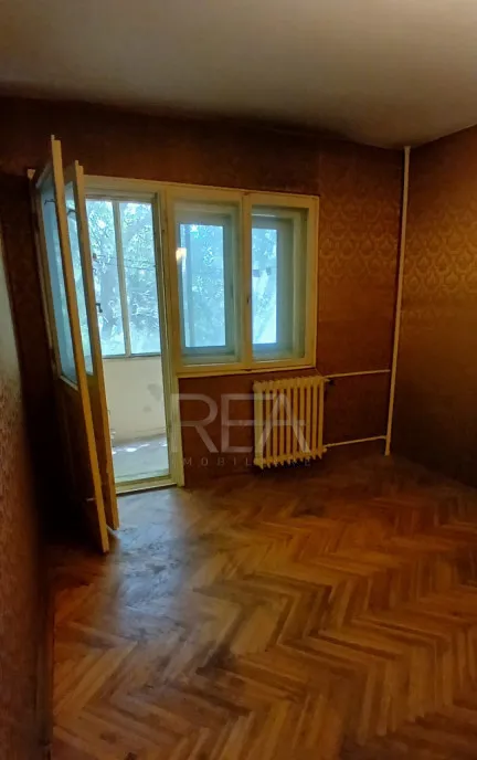 3 camere etaj 2 Alexandru Obregia Straduintei