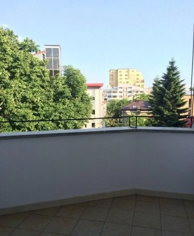 Polona apartament spatios imobil mic nou