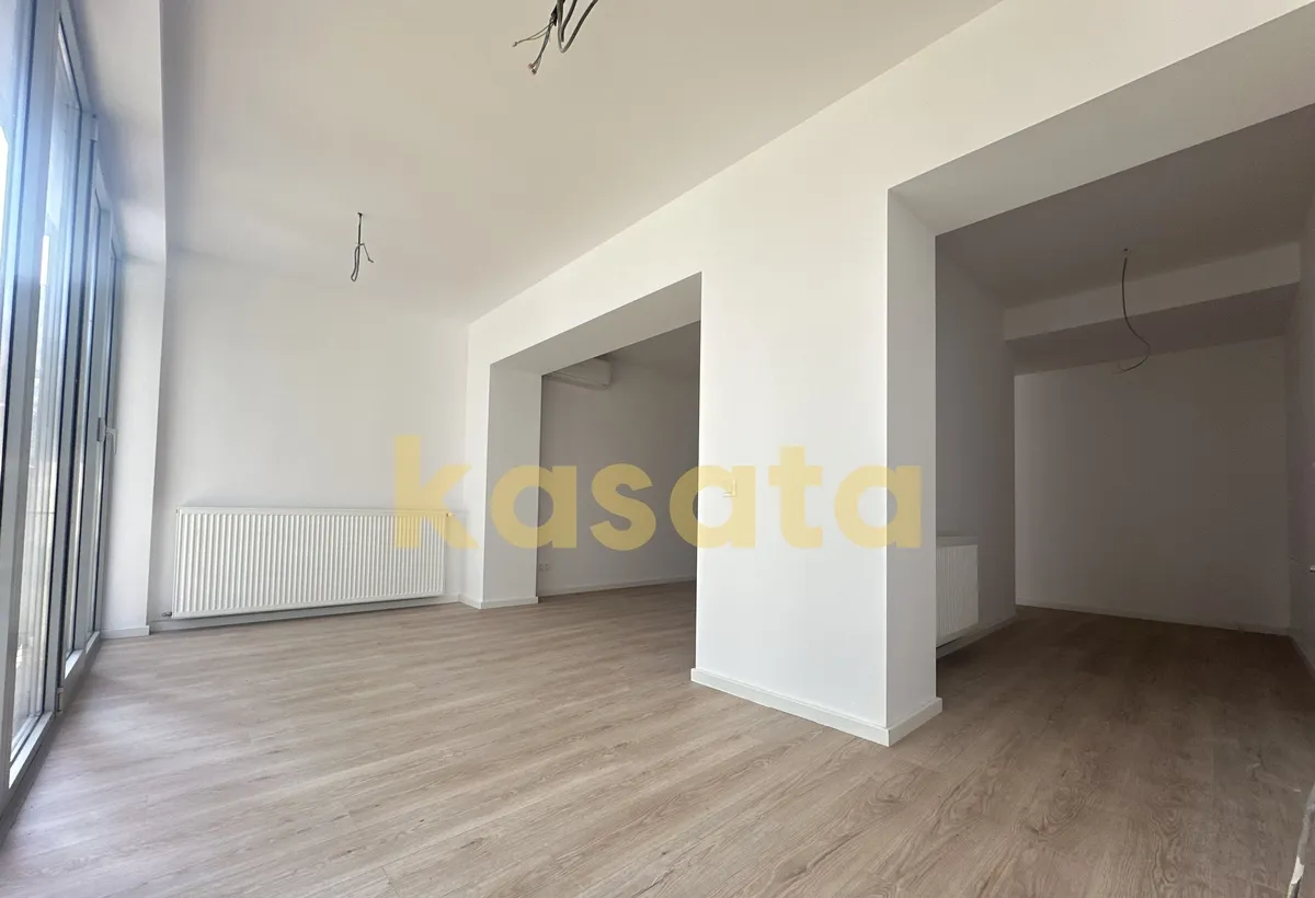 Tei nou de vanzare apartament 4 camere rezidential sau birou