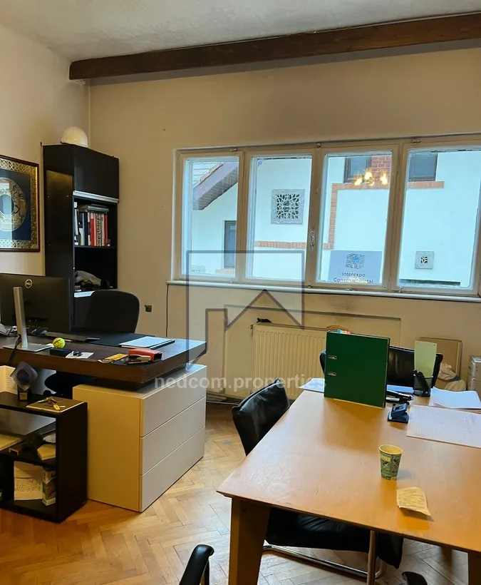 Aviatorilor Arcul de Triumf vila interbelica S P E M 8 camere